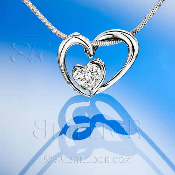 Q Heart pendant